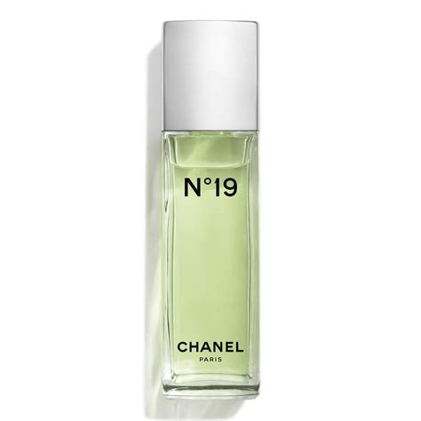 Chanel Cristalle vs No. 19 